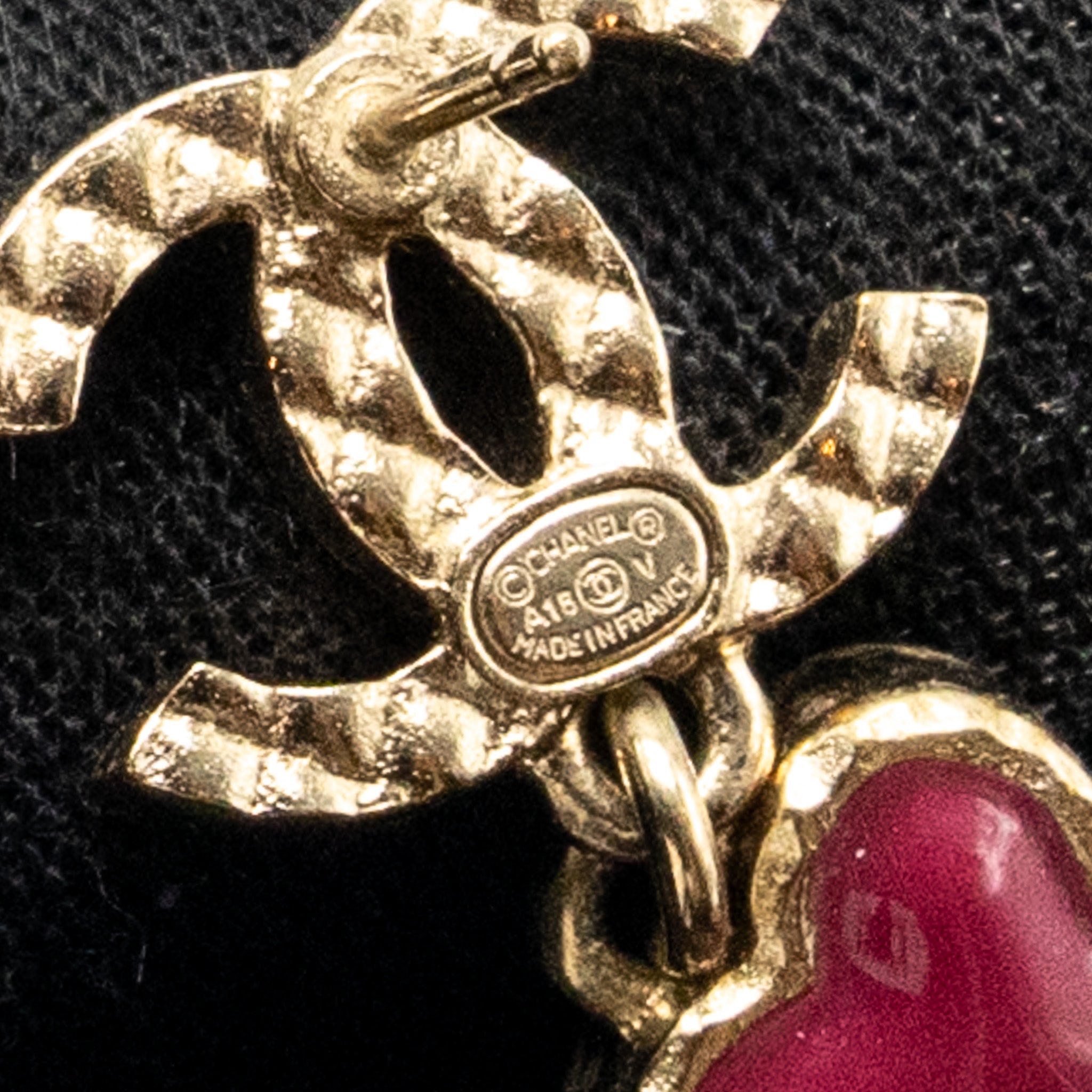 CHANEL CC HEART DROP EARRINGS LIGHT GOLD TONE/ PURPLE