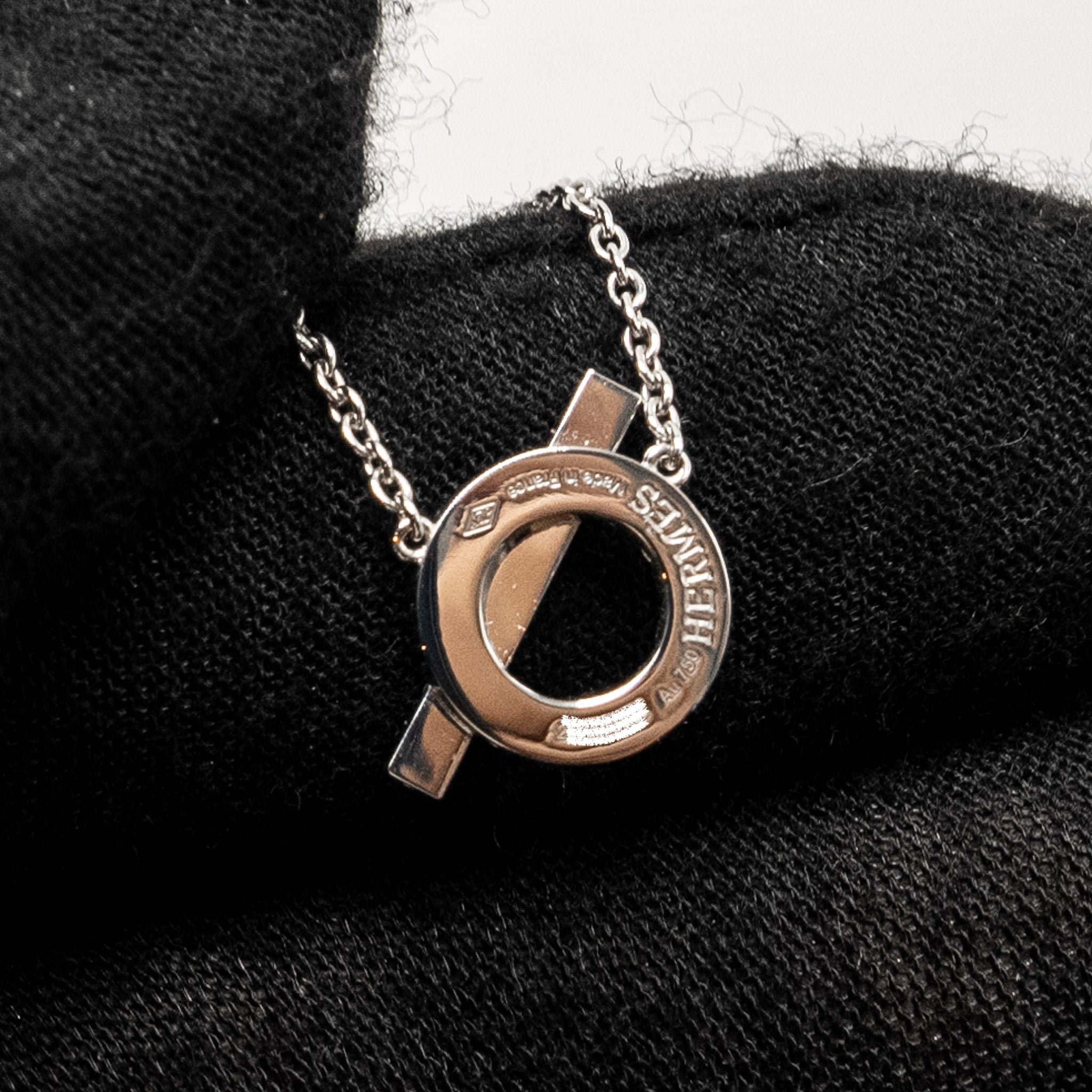 HERMES FINESSE PENDANT WHITE GOLD DIAMONDS