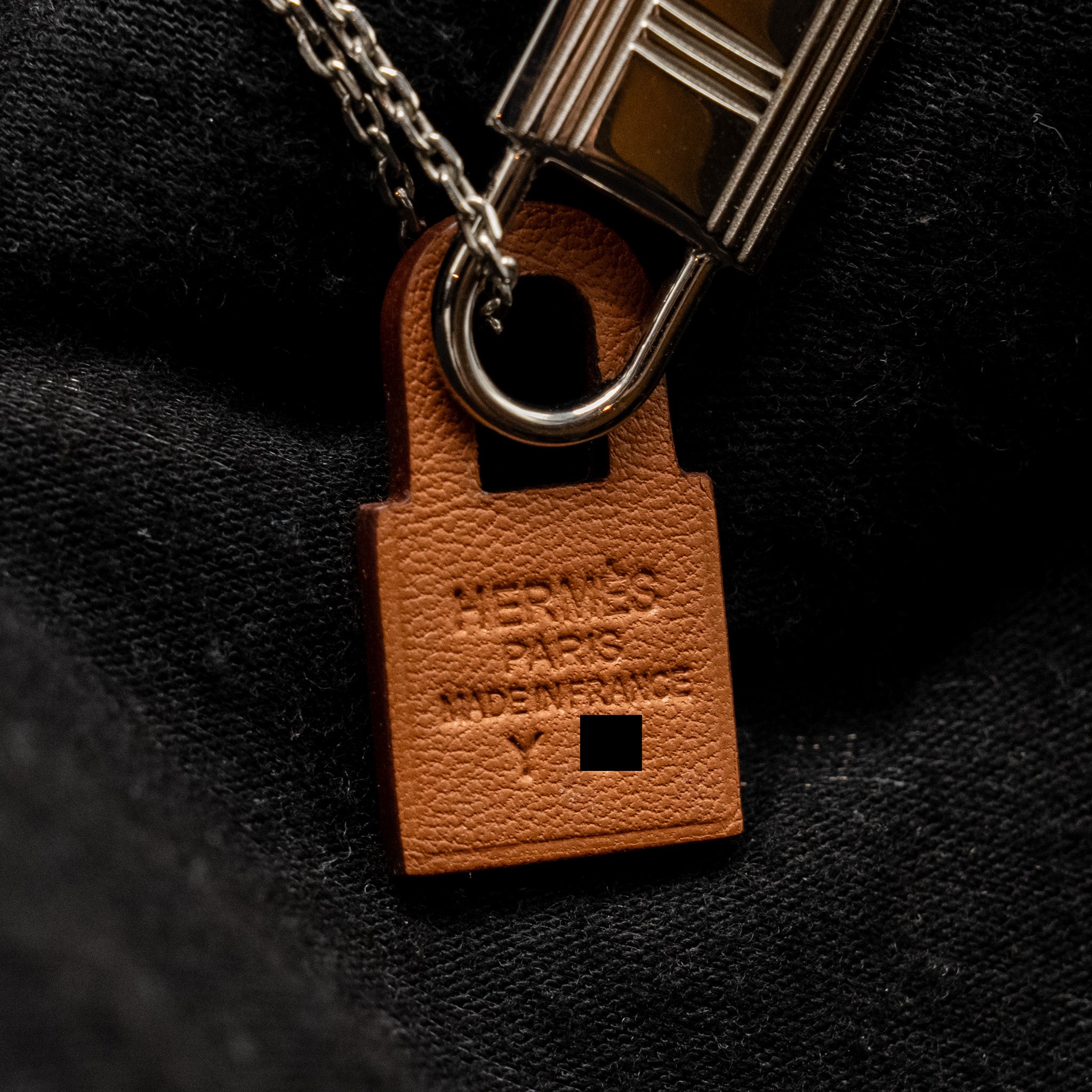 HERMES O’KELLY PENDANT SWIFT GOLD SHW STAMP Y