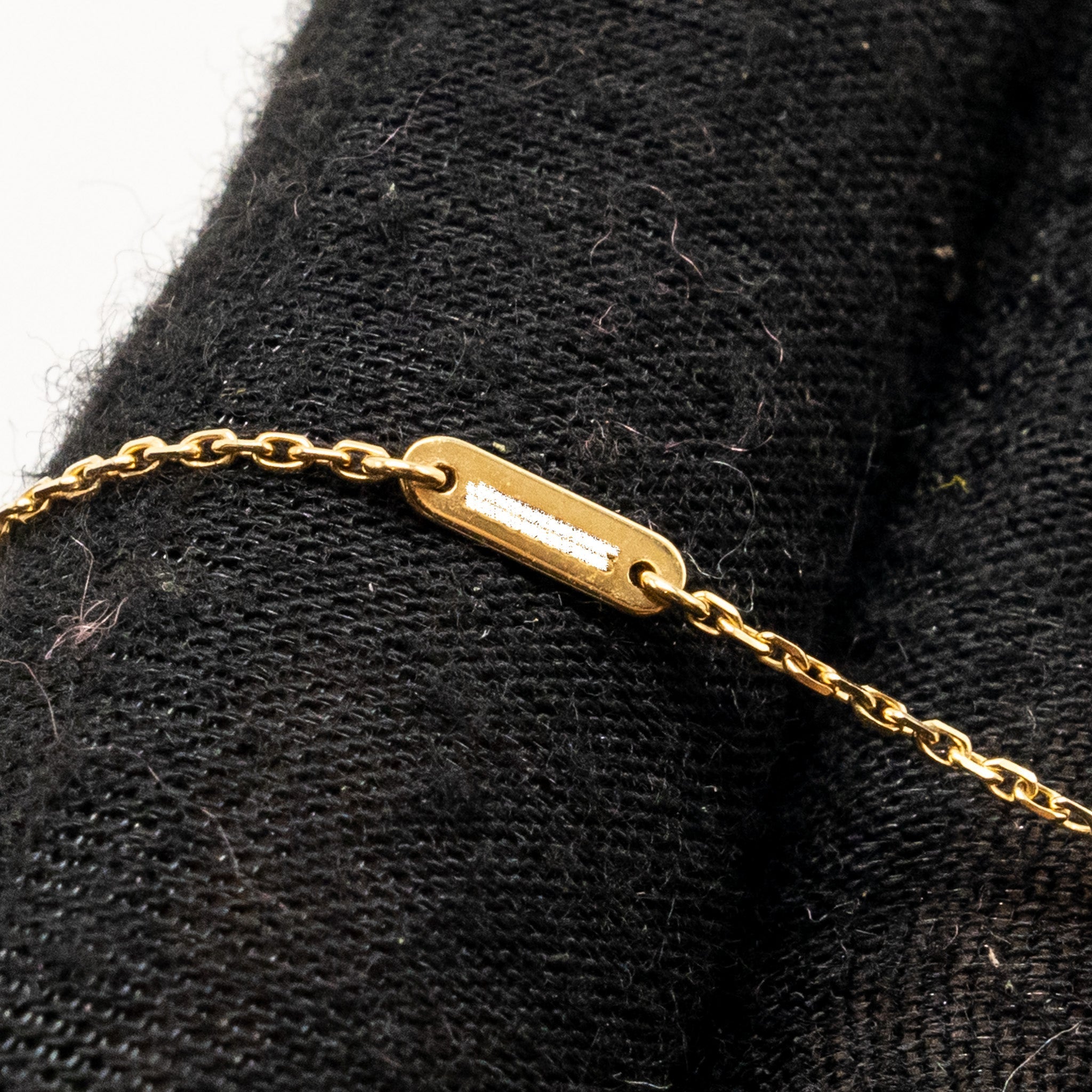 VAN CLEEF & ARPELS SWEET ALHAMBRA PENDANT MOTHER OF PEARL YELLOW GOLD