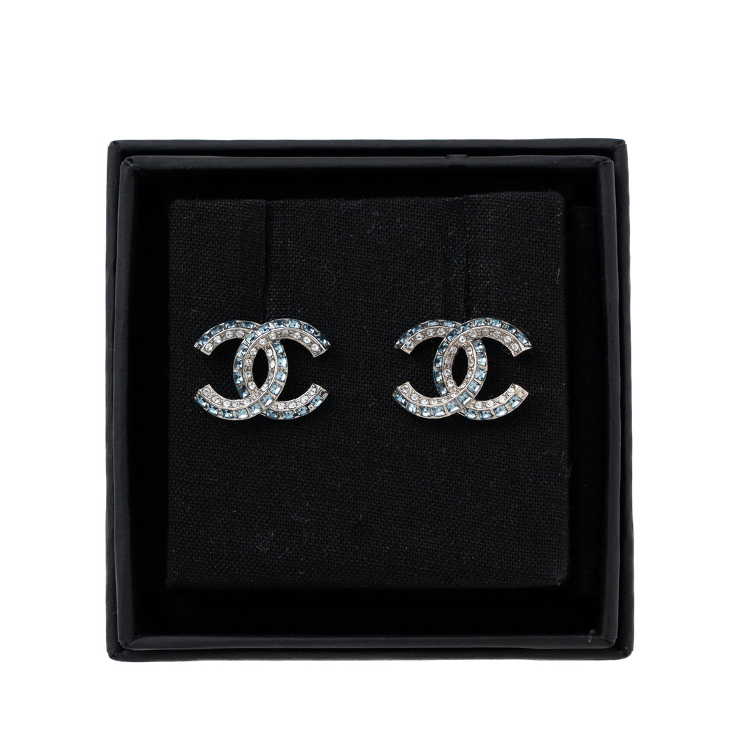 CHANEL CC LOGO CRYSTAL EARRING SLIVER TONE
