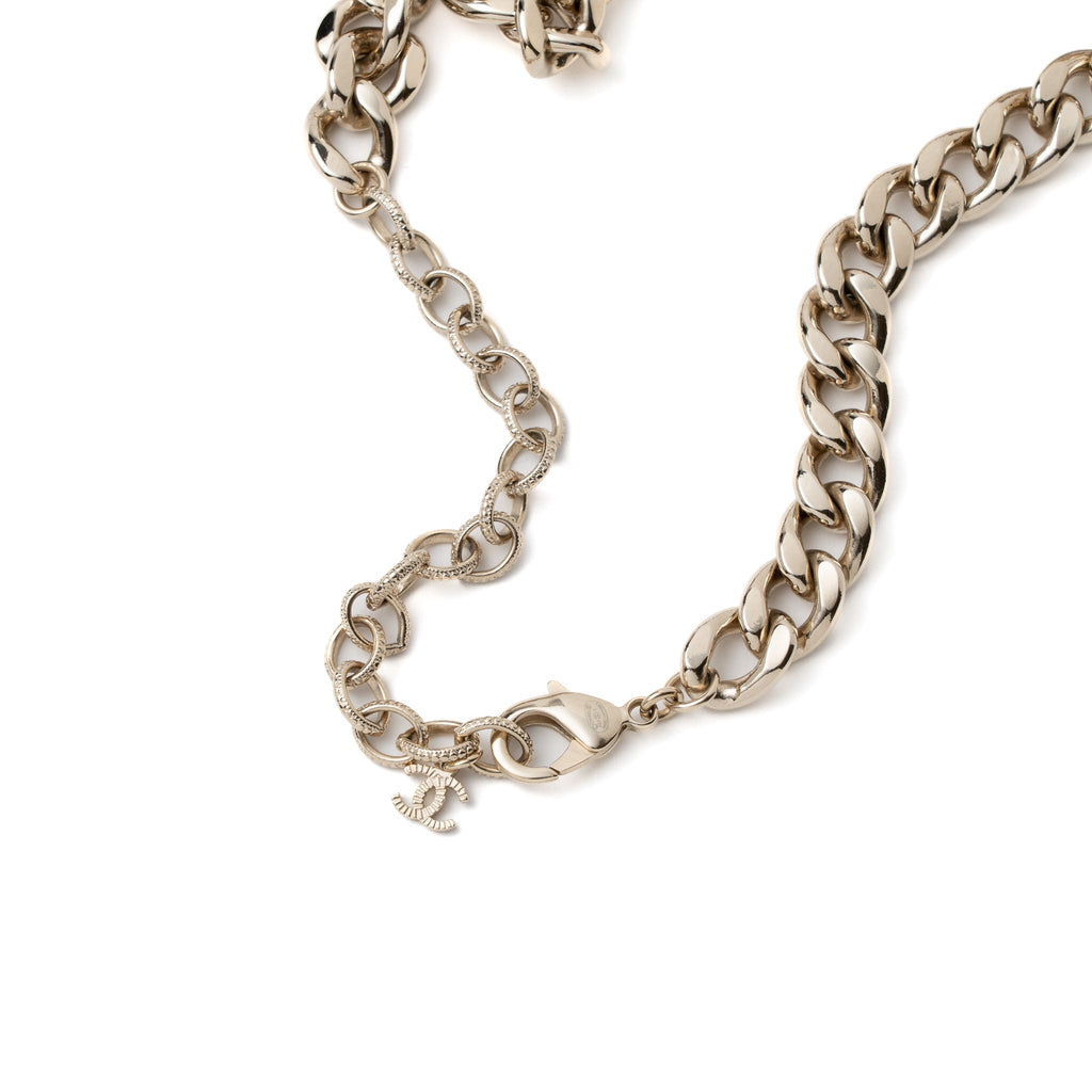 CHANEL SQUARE STUD WITH CRYSTAL CC LOGO CHOKER LGHW