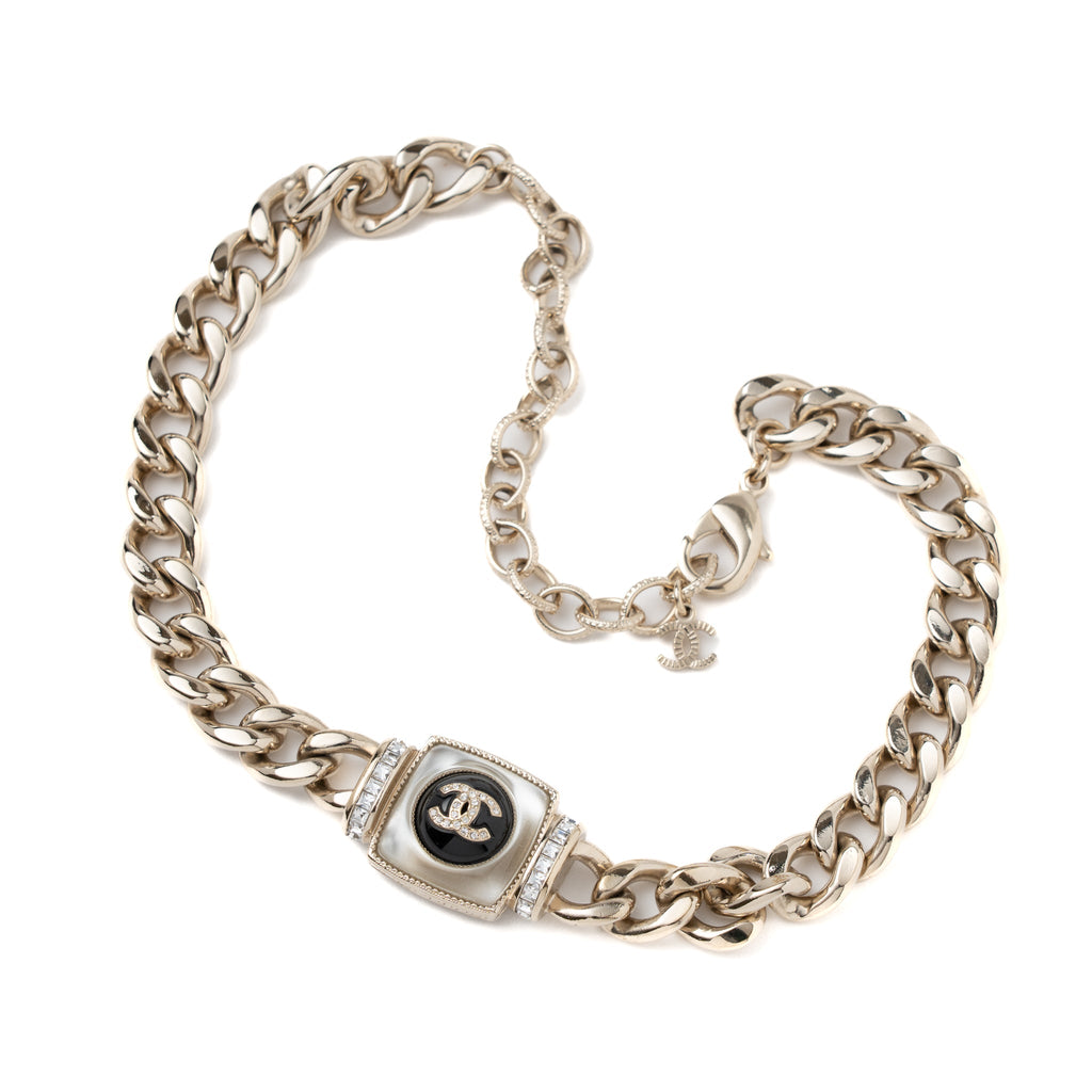 CHANEL SQUARE STUD WITH CRYSTAL CC LOGO CHOKER LGHW