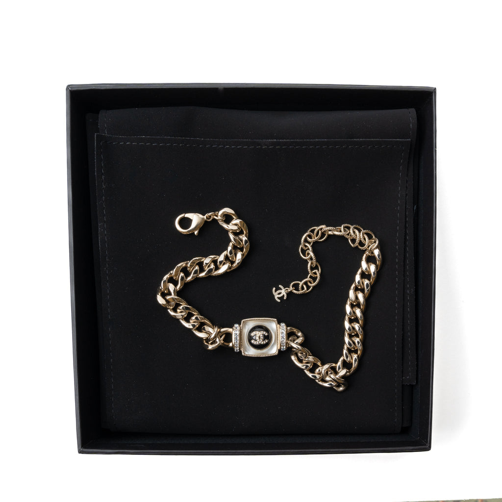 CHANEL SQUARE STUD WITH CRYSTAL CC LOGO CHOKER LGHW